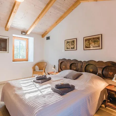 Dom wakacyjny In Zgaljici With Outdoor Swimming Pool *