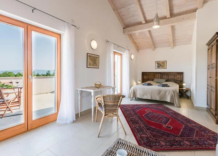 4 Bedroom In Zgaljici بيت للعطل
