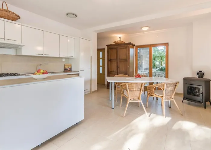 4 Bedroom In Zgaljici Nyaraló *