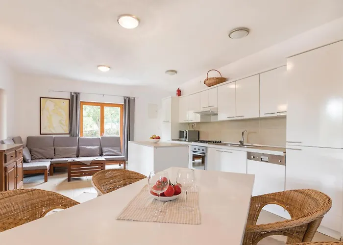 4 Bedroom In Zgaljici Nyaraló *