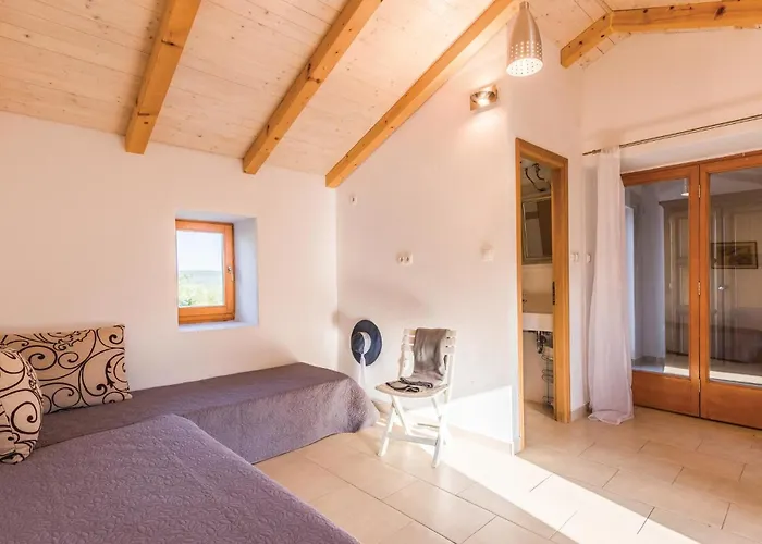 4 Bedroom In Zgaljici
