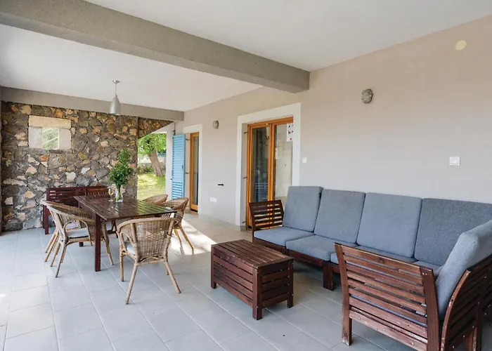 4 Bedroom In Zgaljici