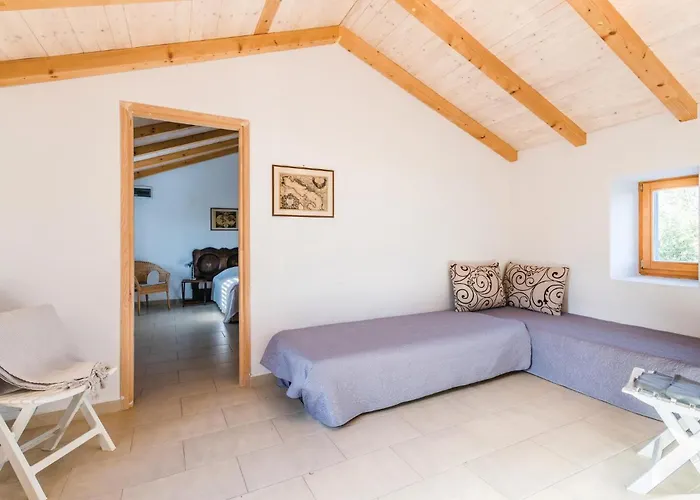 4 Bedroom In Zgaljici *